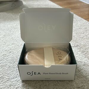 NWT Osea Body Brush